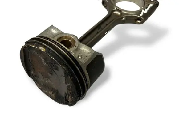 Dacia Dokker Piston with connecting rod 120A10724R 1210A5RB0A H4m740