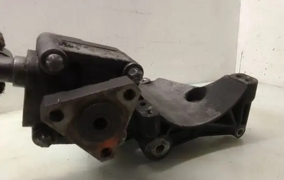 Opel Omega B2 Power steering pump 
