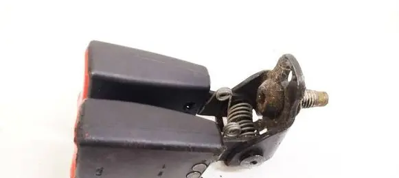 Middle seatbelt (rear)