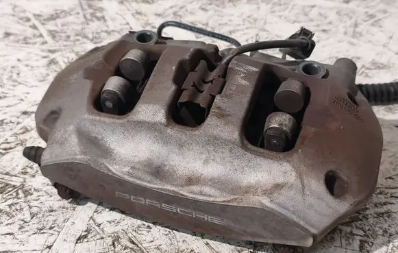 Porsche Cayenne (92A) Rear brake caliper 7P0615424