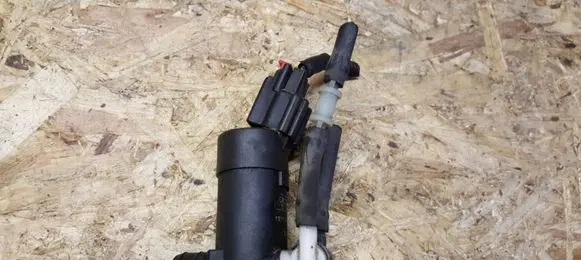 Volvo XC90 Windscreen/windshield washer pump 1S7117K624FE