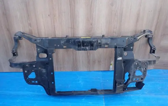 Hyundai Getz Front bodywork piece 