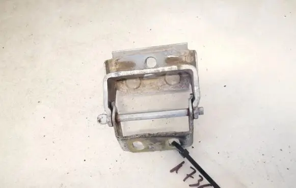 Ford Focus Tailgate/trunk/boot hinge