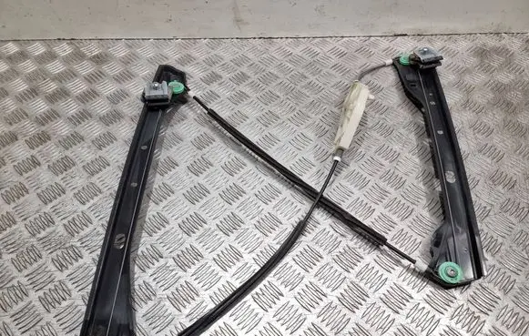 Volkswagen Golf Plus Front door electric window regulator 