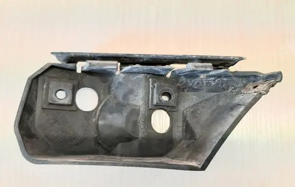 Volvo V50 Front bumper mounting bracket 30655874