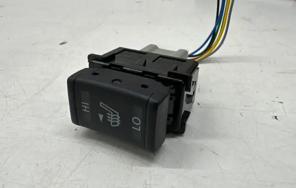 Nissan Leaf II (ZE1) Seat heating switch