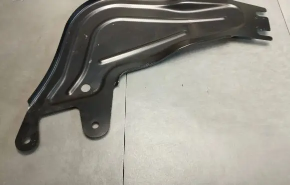 Volkswagen Amarok II Fuel tank bottom protection MB3C7E063CA