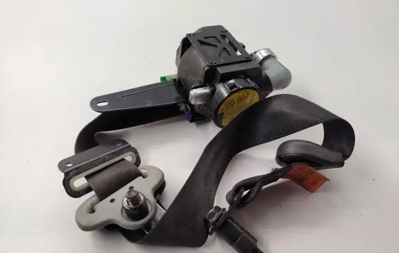 Opel Antara Front seatbelt PC7TWAAG0