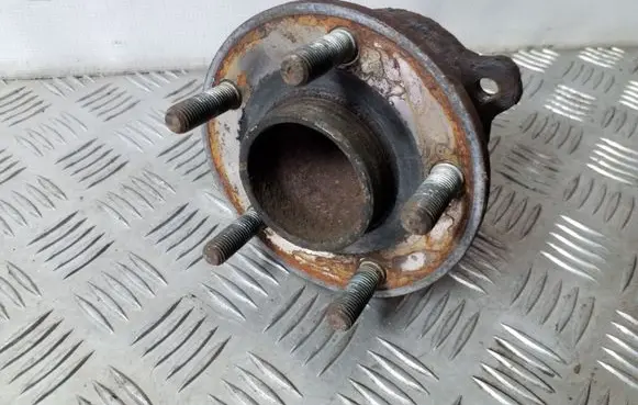 Ford C-MAX II Rear wheel hub