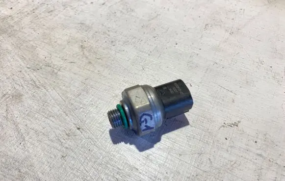 BMW 7 G11 G12 Air conditioning (A/C) pressure sensor 9323658 24055910