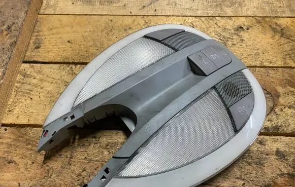 Mercedes-Benz E W211 Front seat light a2118205301 2118205301