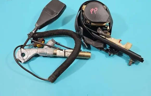 Opel Vivaro Front seatbelt IMPRK1377096