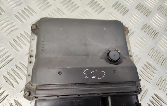 Toyota Avensis T270 Engine control unit/module 8966105D50