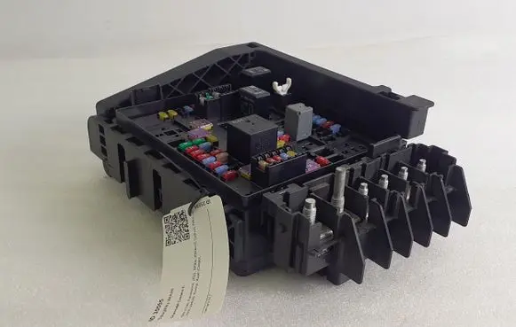 Chevrolet Camaro Fuse module 85136925 220470261 812914718