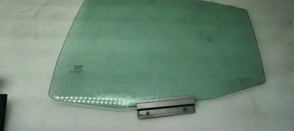 Rear door window glass