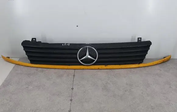 Mercedes-Benz Vito Viano W638 Front grill A6388880415