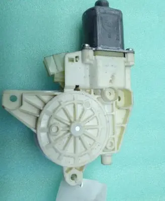 Mercedes-Benz E W212 Front door window regulator motor A2048200142