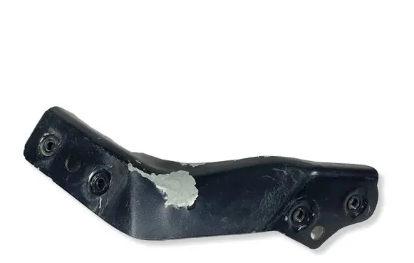 Mercedes-Benz C W204 Front bumper mounting bracket A2046200185