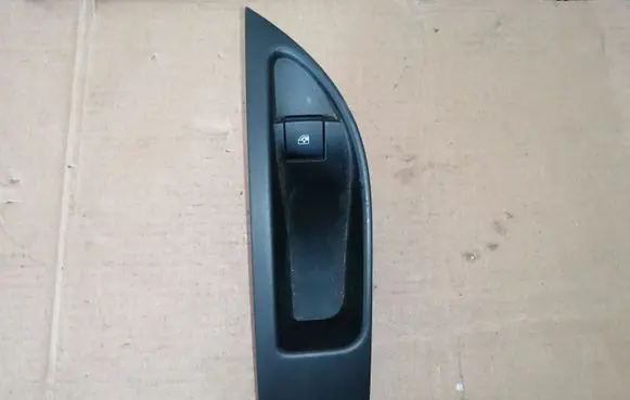 Opel Insignia A Electric window control switch 13301888