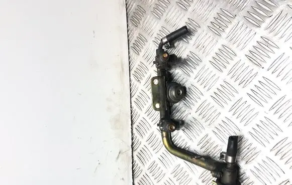 Subaru Legacy Fuel injector 0014Y02 FBJC1010014Y02 FBJC101