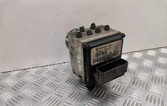 Volkswagen PASSAT B6 ABS Pump 3C0614109T 16705710K 16705910