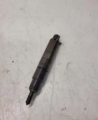 Volkswagen PASSAT B5 Fuel injector 028130201T