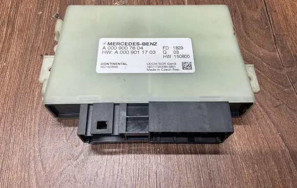 Mercedes-Benz E W213 Reducing agents exhaust control unit A0009011703