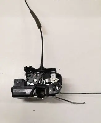 Opel Antara Front door lock