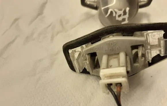 Honda FR-V Number plate light