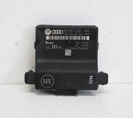 Audi A3 S3 8P Gateway control module 1K0907530G