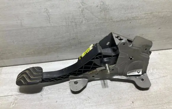 Renault Megane IV Clutch pedal 465033065R