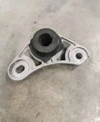 Cadillac ATS Muffler mount bracket/holder 23328484