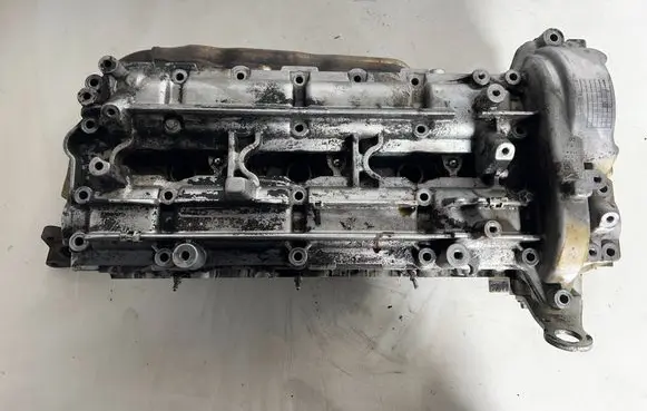 Mercedes-Benz Sprinter W906 Engine head r642016