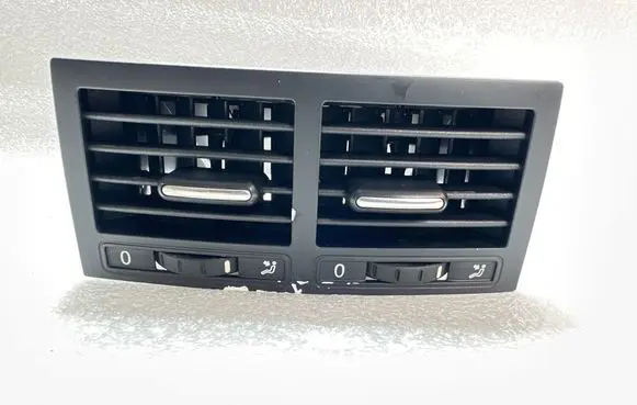 Volkswagen Touareg I Dash center air vent grill 7L6819203D