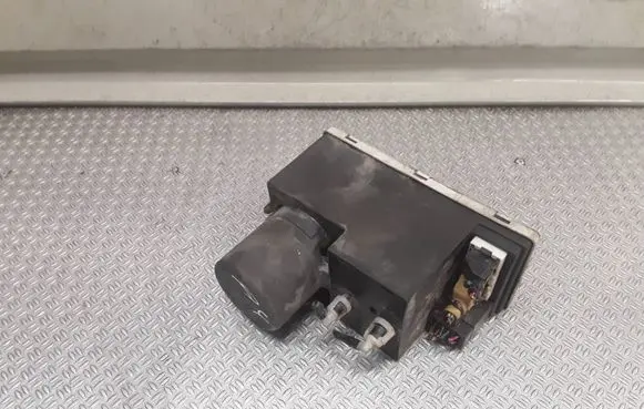 Audi A4 S4 B5 8D Central locking vacuum pump 8L0862257D