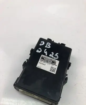 Toyota Yaris Other control units/modules 896900D010
