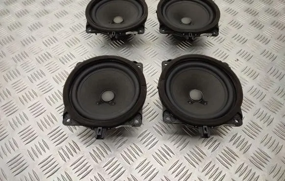 Hyundai i40 Audio system kit 963303V001
