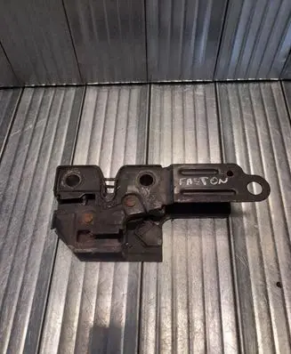 Volkswagen Phaeton Engine bonnet/hood lock/catch
