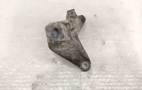 Audi A8 S8 D3 4E Engine mounting bracket 4E0199308BC