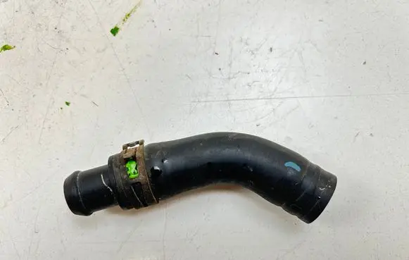 Engine coolant pipe/hose