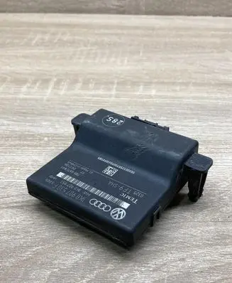Volkswagen Golf Plus Gateway control module 1K0907530F