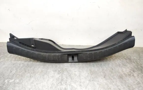 Toyota RAV 4 (XA40) Trunk/boot sill cover protection 5838742120