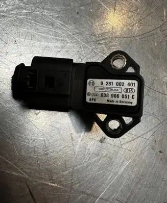 Volkswagen Golf VI Air pressure sensor 038906051C 0281002401