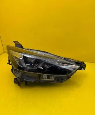 Mazda CX-3 Headlight/headlamp D10E51030