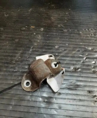 BMW 4 F32 F33 Sway bar bush bracket, rear 6792208