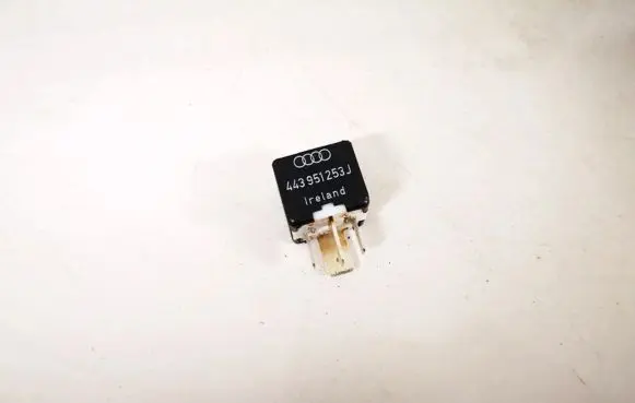 Audi A4 S4 B5 8D Other relay 443951253j 899511