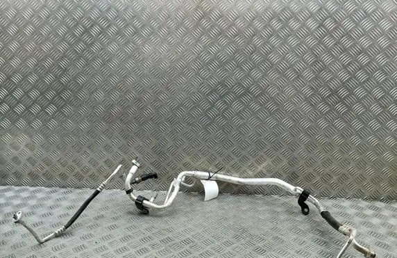 Peugeot 3008 II Air conditioning (A/C) pipe/hose 9831702280