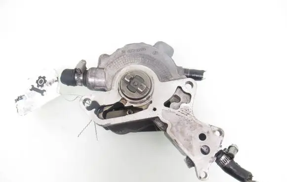 Volkswagen PASSAT B5 Vacuum pump 038145209