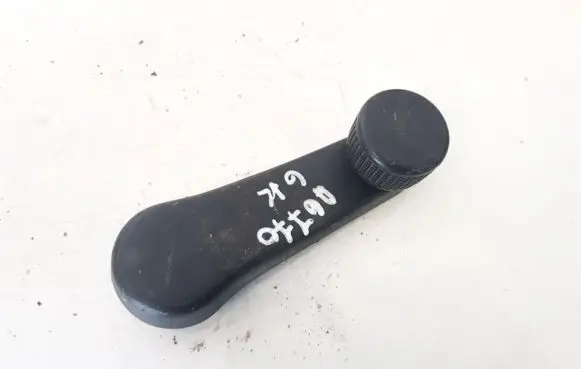 Volkswagen Golf IV Front door window winding handle 1H0837581D