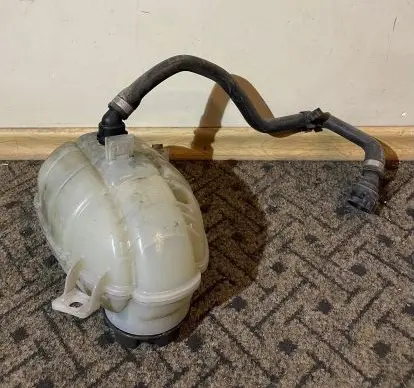 BMW 2 F22 F23 Coolant expansion tank/reservoir 11564310